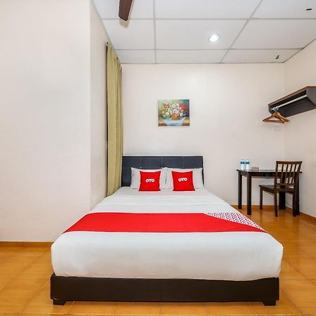 Oyo 89763 Bluewater Hotel Mersing Luaran gambar