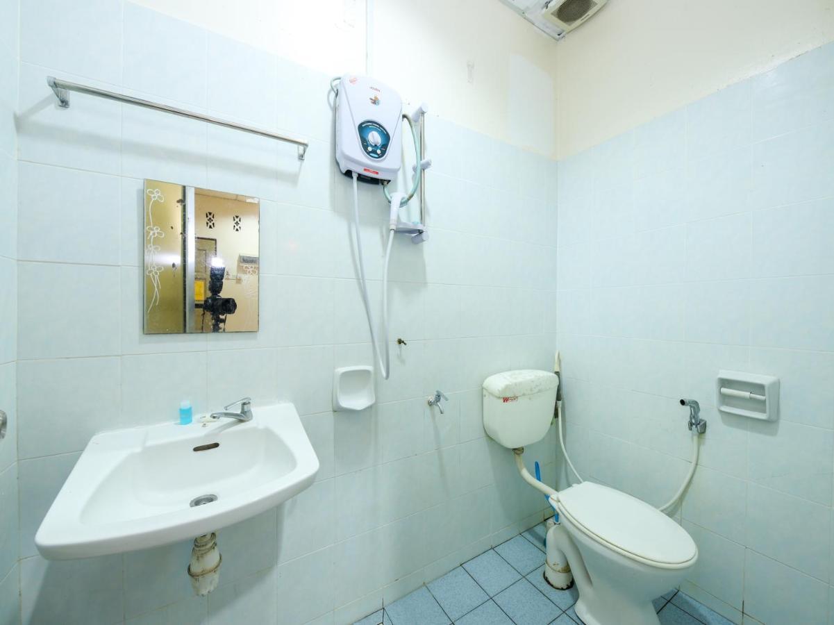 Oyo 89763 Bluewater Hotel Mersing Luaran gambar